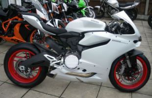 Ducati 899 Panigale Super sports motorcycle in stock now 2014 Low rate PCP Deal motorbike