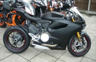 Ducati 1199S Stealth Dark Panigale S New, Low rate PCP finance deal motorbike