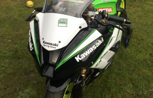 Kawasaki zx10R 2011 road/race bike with lots of extras motorbike
