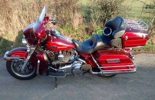 Harley Davidson FLHTCU ELECTRAGLIDE ULTRA motorbike