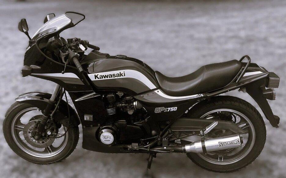 1988 Kawasaki GPZ 750 motorbike