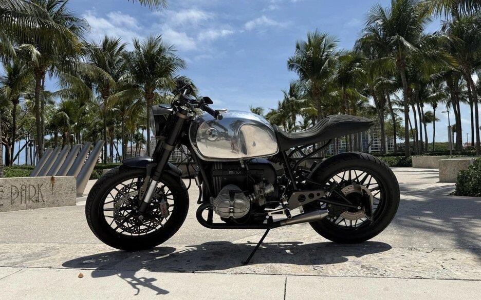 Custom Cafe Racer by Moto Studio Miami motorbike