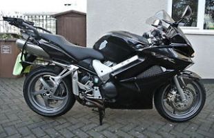 2009 (59) Honda VFR 800 ABS Black - only 3,555 miles! Reduced for quick sale motorbike