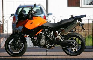 KTM 990 SMT  ABS Orange motorbike