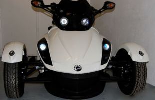Can-Am Spyder RS SE5 Trike. Ride on a car licence. canam can am motorbike