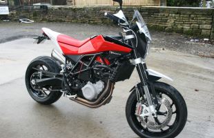 Husqvarna NUDA 900 R in Red motorbike