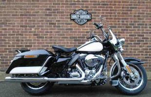 2016 Harley-Davidson FLHP-Police Road King 2016 motorbike
