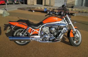 Hyosung orange aquila GV650 for sale motorbike