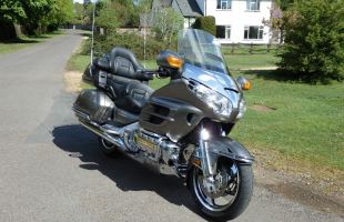 GL1800 Goldwing 2004 - Only 13,300 Miles !! motorbike