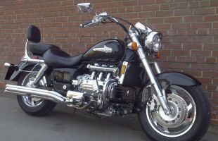 2003 Honda GL1500C VALKYRIE F6C: 4000 miles, Excellent Condition, One Owner motorbike