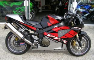 2005 Honda VTR 1000 SP2 motorbike