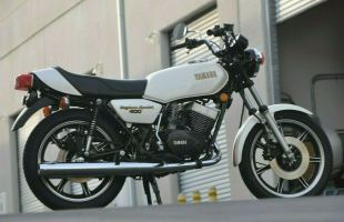 1979 Yamaha RD400F motorbike