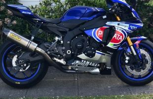 Yamaha r1 motorbike