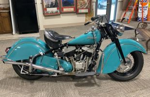1947 Indian Chief, colour Blue motorbike