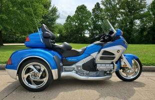 2012 Honda Gold Wing, colour Blue, Omaha, Nebraska motorbike