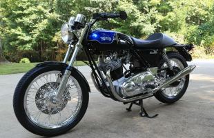 1973 Norton Commando 850, colour VIper Blue / Black motorbike