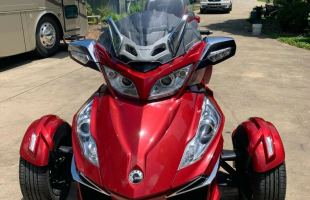 2015 Can-Am Spyder RT Limited motorbike