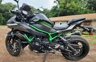 2020 Kawasaki Ninja H2 motorbike