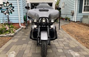 2019 Harley-Davidson Touring, Gray motorbike