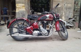 1940 Triumph 3HW motorbike