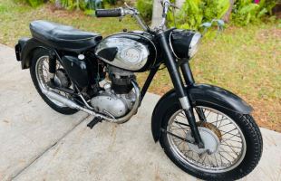 1961 BSA B40 Star 350 motorbike