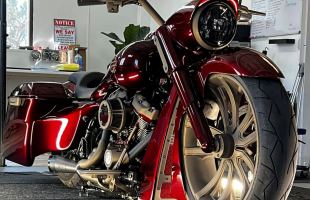 2017 Harley-Davidson Touring, Red motorbike