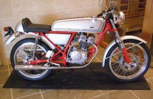 Honda CB50V DREAM 50 * NEVER BEEN STARTED OR REGD AND JUST 1 PUSHED KM PERFECT * motorbike