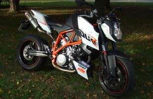 KTM 990 SUPERDUKE R Motorcycle motorbike