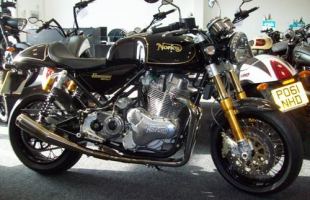 Norton COMMANDO 961 SE SPORT motorbike