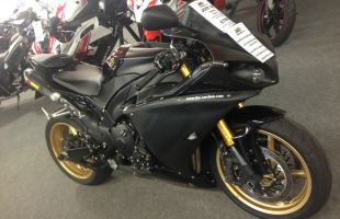 2011 Yamaha YZF R1 big bang no swap swop Black monster akropovik motorbike
