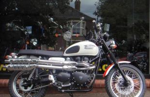 Triumph SCRAMBLER  White WITH TWIN BLUE/RED STRIPES (8 BALL SPECIAL EDITION) motorbike