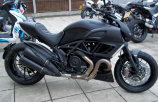 Ducati Diavel Stealth Custom Cruiser motorcycle 1198 162 BHP motorbike