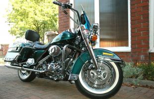 Harley Davidson ROAD KING>the best you will ever see motorbike