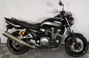 Brand NEW!!! Yamaha XJR 1300 Black Tourer / Retro Muscle bike motorbike
