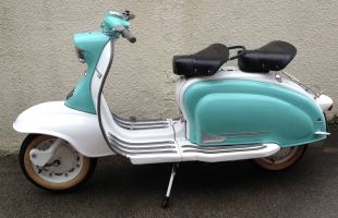 Lambretta Series 1 scooter. 1959. fully restored.  White and Duck egg blue. motorbike