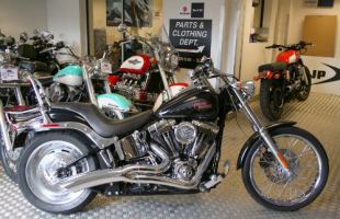 Harley-Davidson FXSTC SOFTAIL CUSTOM - Vance & Hines big radius 2 into 1 exhaust system motorbike