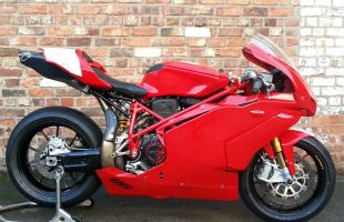 Ducati 999 R motorbike