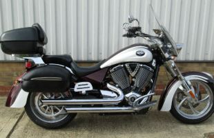 2010 Victory Kingpin Tour....one owner..service history..stage one motorbike