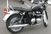 Picture 3 - Triumph Bonneville T100 SE in silver & black, new unregistered motorbike