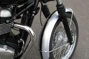 Picture 6 - Triumph Bonneville T100 SE in silver & black, new unregistered motorbike