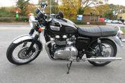 Picture 8 - Triumph Bonneville T100 SE in silver & black, new unregistered motorbike