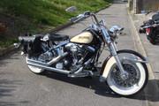 Picture 2 - Harley-Davidson Heritage Softail 1988 cream & black motorbike