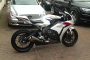 Picture 2 - Honda Fireblade 2012 motorbike
