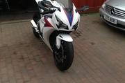Picture 4 - Honda Fireblade 2012 motorbike