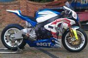 Picture 2 - Honda Cbr1000rr Fireblade 2011 Superbike. Gary Johnson motorbike