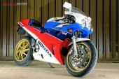 Honda RC30 RVF 750 4500 Miles BEAUTIFULL Classic for sale