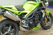 Picture 3 - Triumph Speed Triple 1050 In Roulette Green motorbike