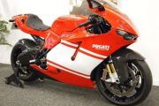 Picture 2 - Ducati Desmosedici RR Team Version No. 1287 – Immaculate Condition, Only 842 Miles motorbike