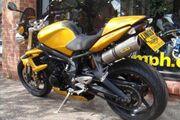 Picture 6 - Triumph Street Triple in Yellow motorbike