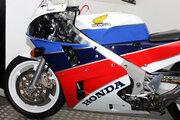 Picture 5 - 1990 Honda VFR750R RC30 motorbike